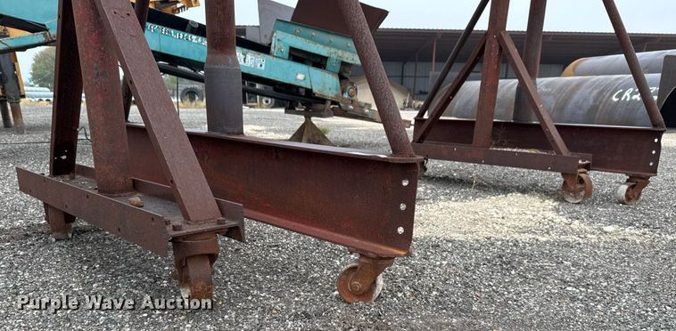 image for item EJ3165 (2) Gantries