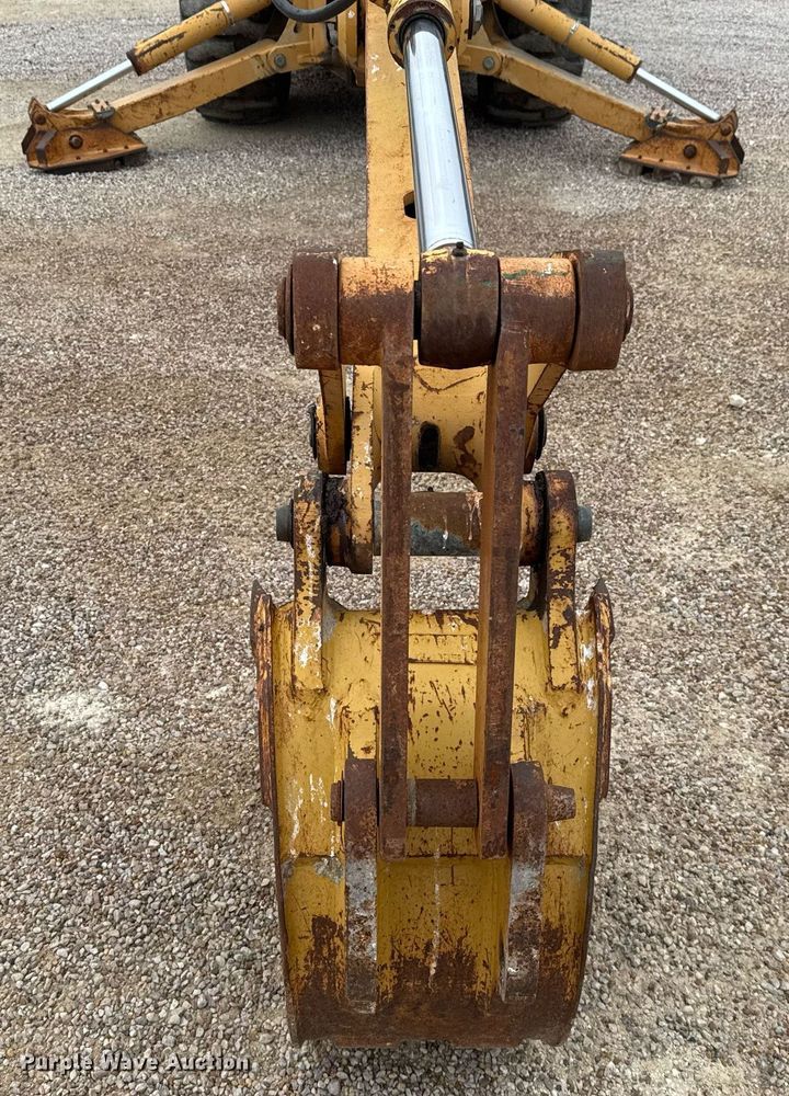 image for item EJ3166 1999 Case 580L backhoe