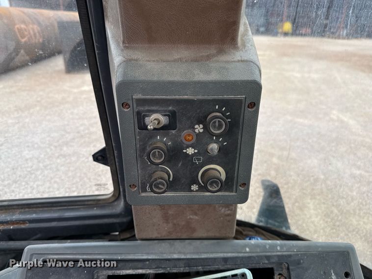 image for item EJ3166 1999 Case 580L backhoe