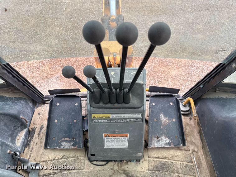 image for item EJ3166 1999 Case 580L backhoe