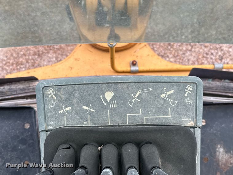 image for item EJ3166 1999 Case 580L backhoe