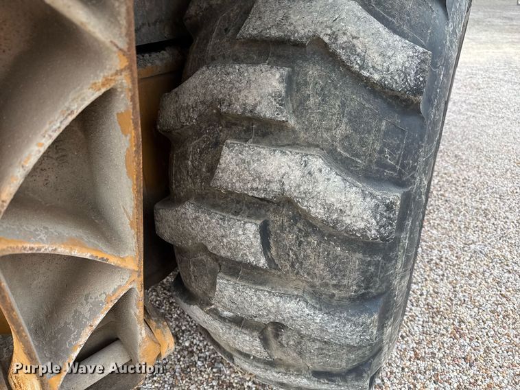 image for item EJ3166 1999 Case 580L backhoe