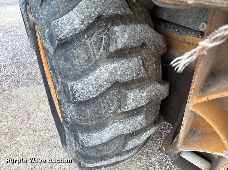 image for item EJ3166 1999 Case 580L backhoe