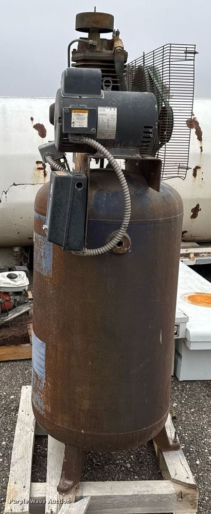 image for item EJ3168 Air compressor