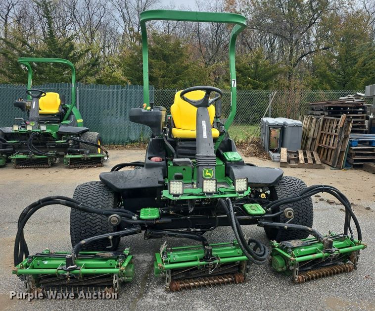 image for item EK2368 2013 John Deere 7700 Precision Cut reel mower
