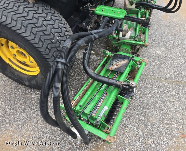 image for item EK2368 2013 John Deere 7700 Precision Cut reel mower