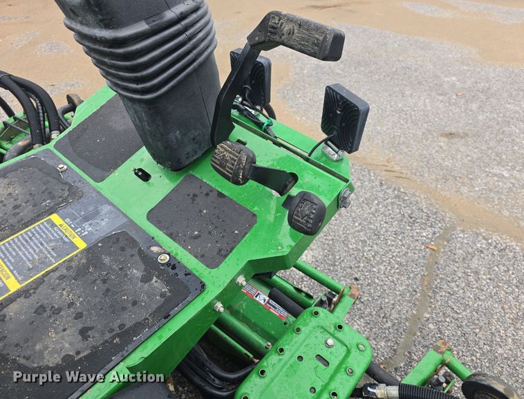 image for item EK2368 2013 John Deere 7700 Precision Cut reel mower