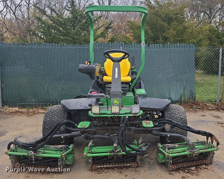 image for item EK2369 2013 John Deere 7700 Precision Cut reel mower