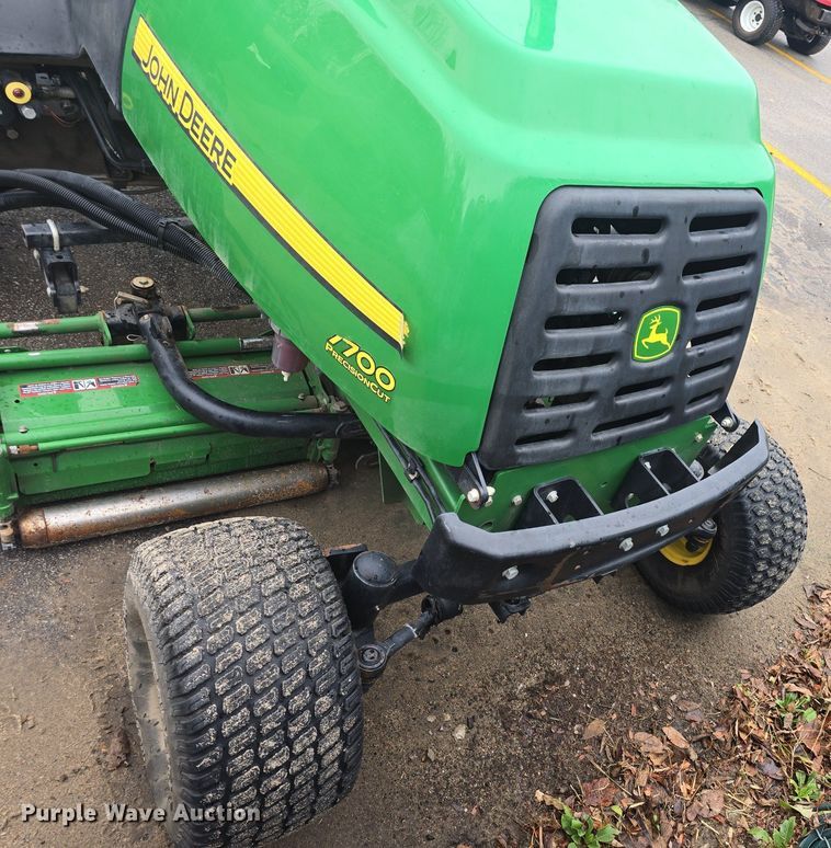 image for item EK2369 2013 John Deere 7700 Precision Cut reel mower