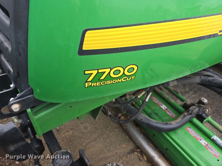 image for item EK2369 2013 John Deere 7700 Precision Cut reel mower