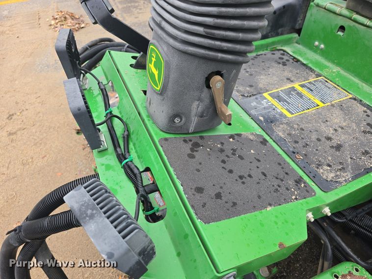 image for item EK2369 2013 John Deere 7700 Precision Cut reel mower
