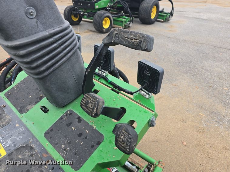 image for item EK2369 2013 John Deere 7700 Precision Cut reel mower