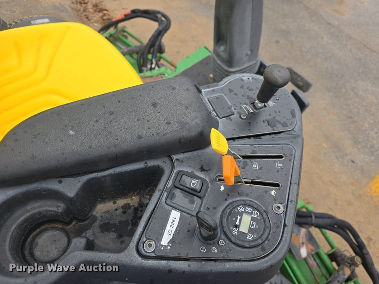 image for item EK2369 2013 John Deere 7700 Precision Cut reel mower