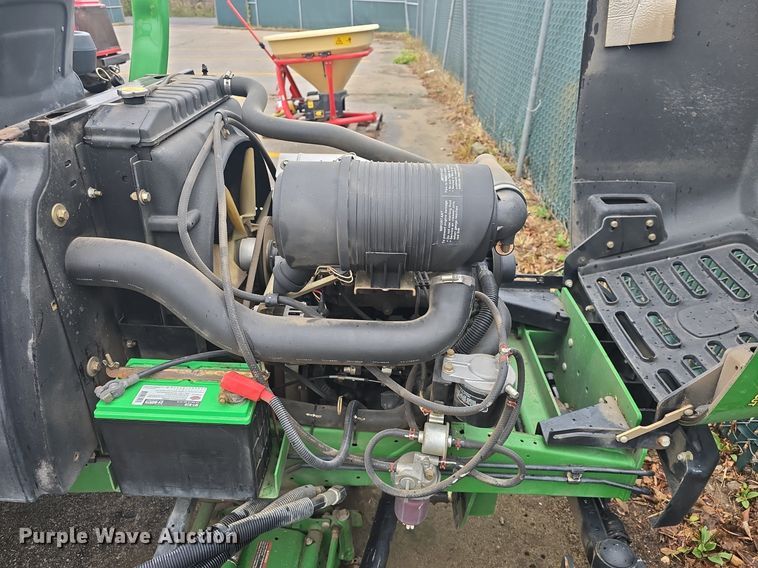 image for item EK2369 2013 John Deere 7700 Precision Cut reel mower