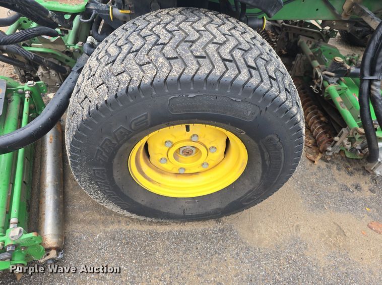 image for item EK2369 2013 John Deere 7700 Precision Cut reel mower