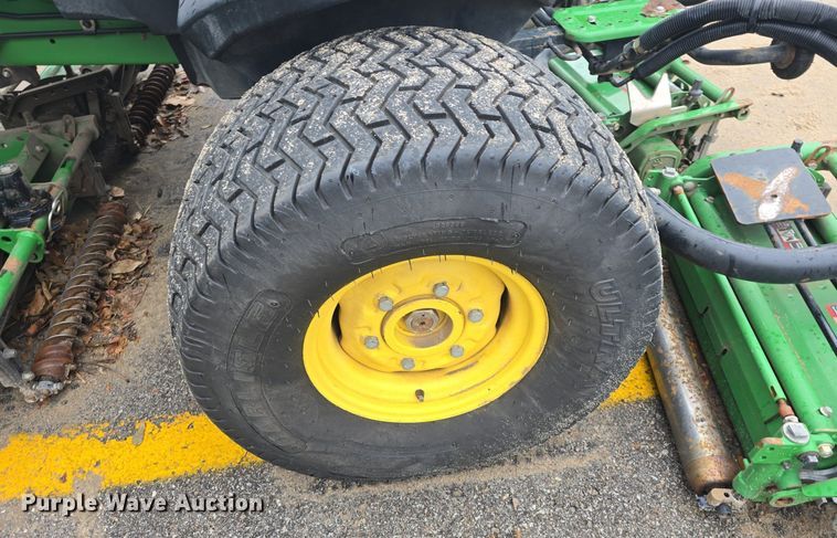 image for item EK2369 2013 John Deere 7700 Precision Cut reel mower