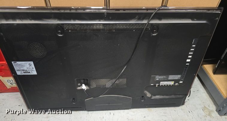 image for item EK2394 10 televisions