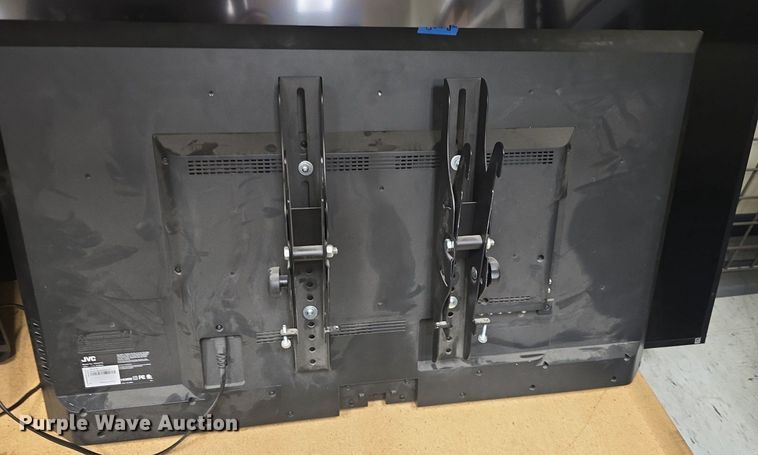 image for item EK2394 10 televisions