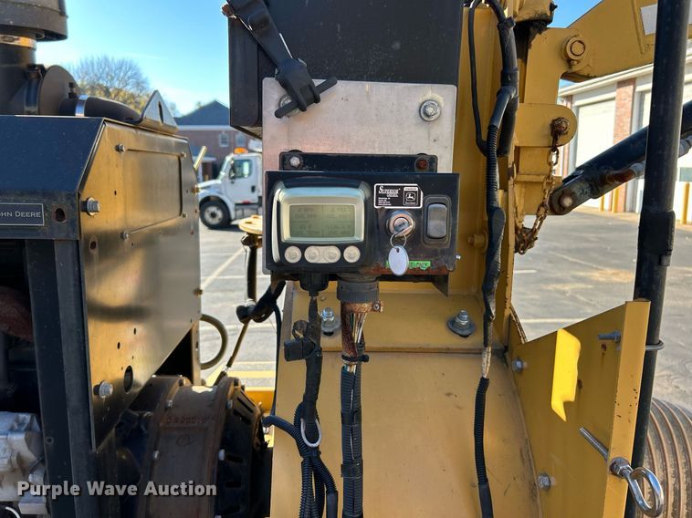 image for item EK3636 2013 Bonnell Titan Leaf Pro RCH leaf vacuum truck loader