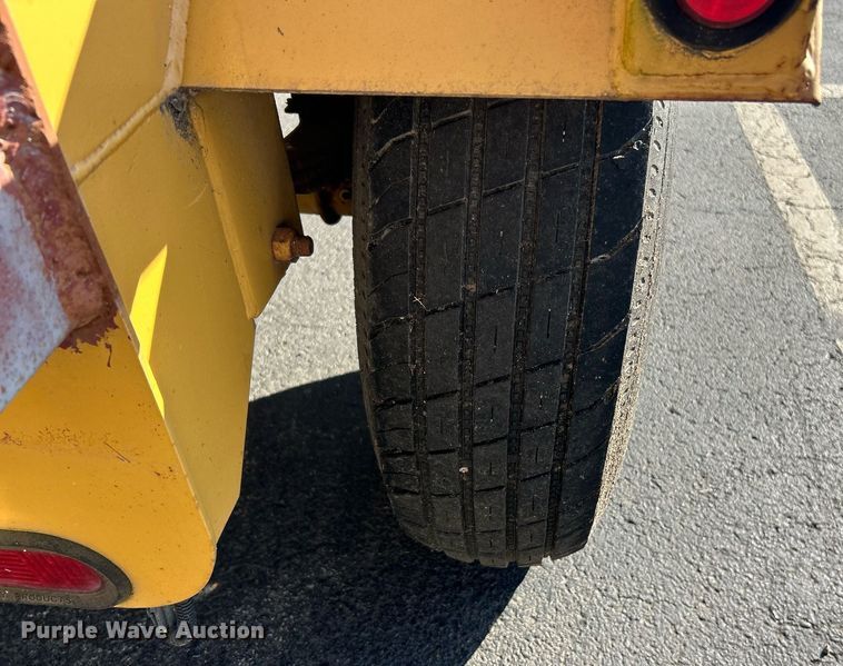 image for item EK3636 2013 Bonnell Titan Leaf Pro RCH leaf vacuum truck loader