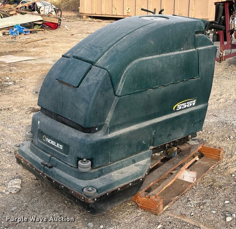 image for item EK3648 Speed Scrub 3301 floor scrubber