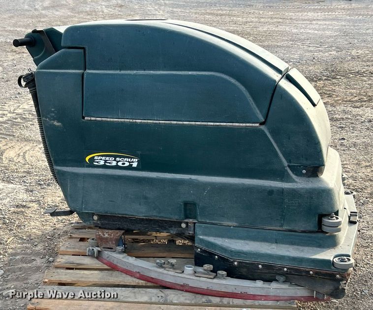 image for item EK3648 Speed Scrub 3301 floor scrubber