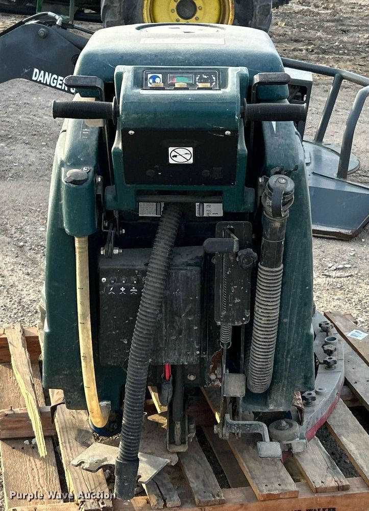 image for item EK3648 Speed Scrub 3301 floor scrubber