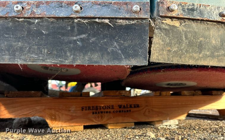 image for item EK3648 Speed Scrub 3301 floor scrubber