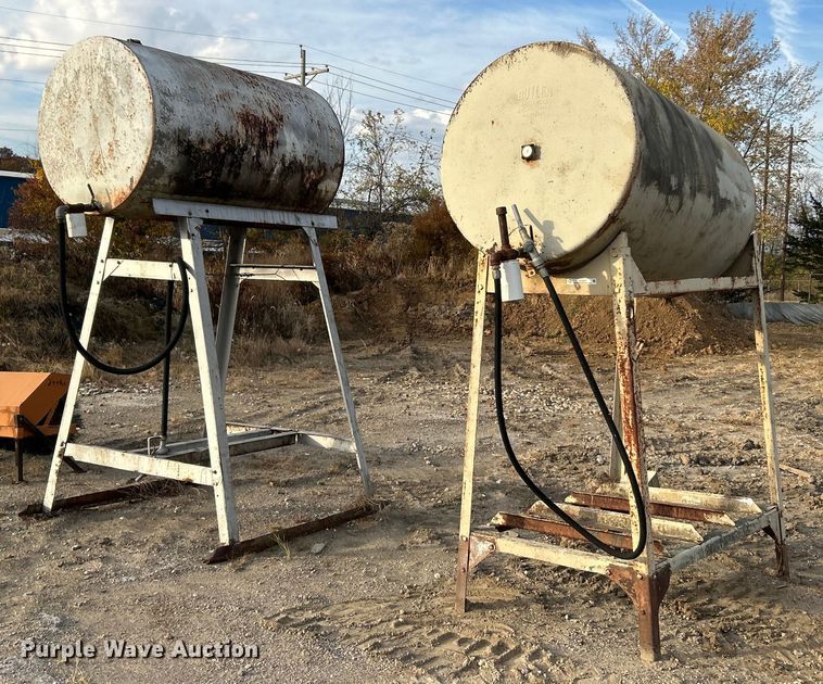 image for item EK3652 (2) fuel tanks