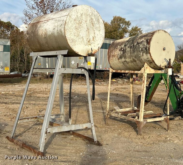 image for item EK3652 (2) fuel tanks