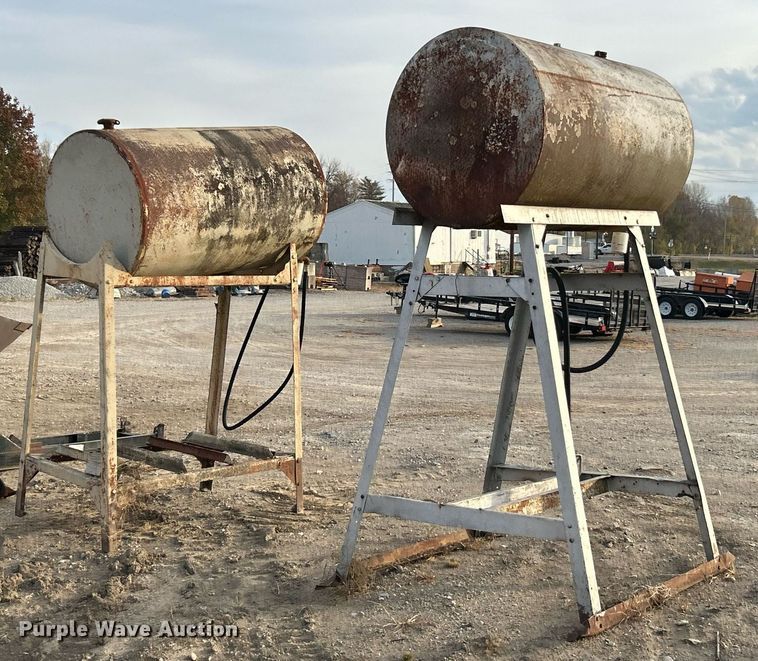 image for item EK3652 (2) fuel tanks