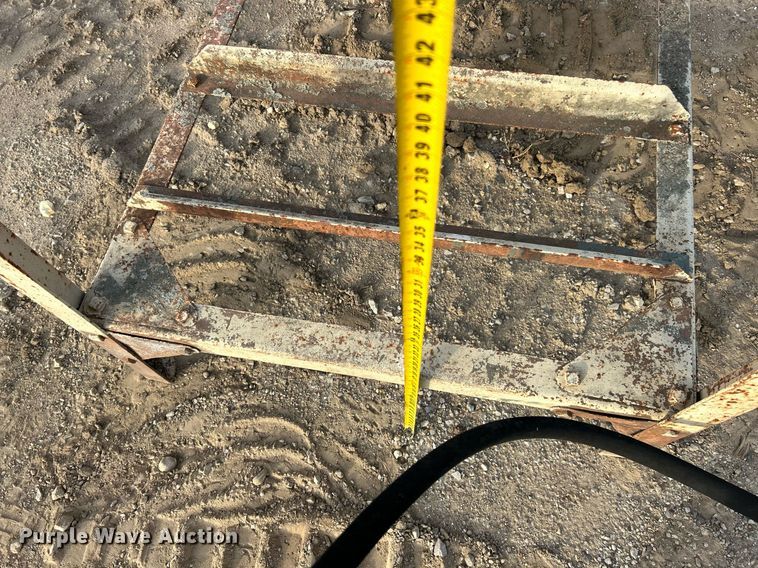 image for item EK3652 (2) fuel tanks