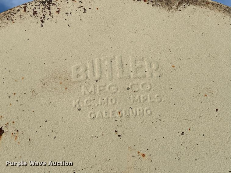 image for item EK3652 (2) fuel tanks