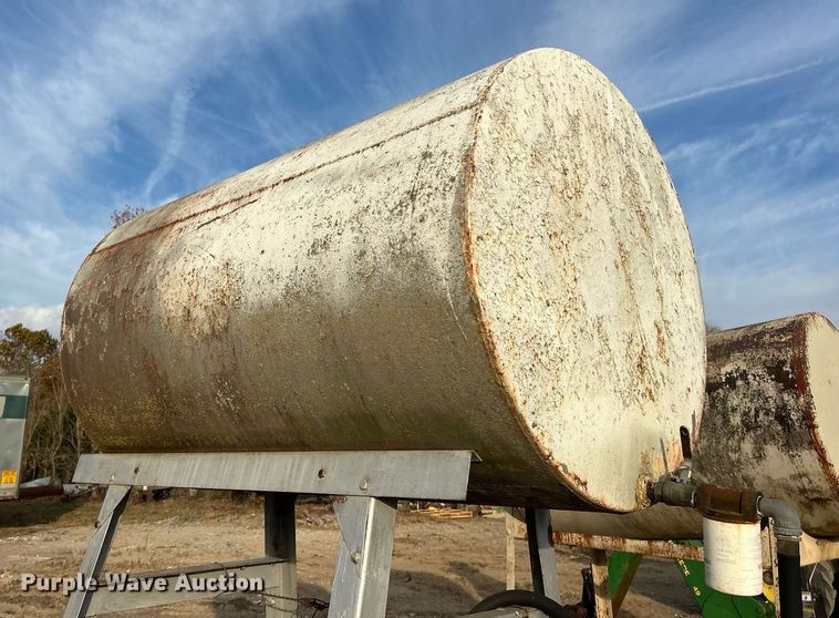 image for item EK3652 (2) fuel tanks