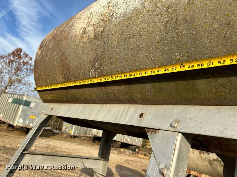 image for item EK3652 (2) fuel tanks