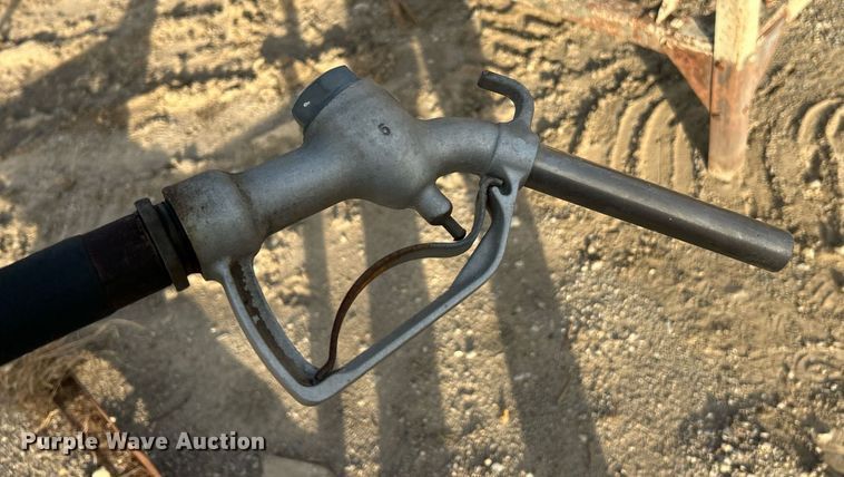 image for item EK3652 (2) fuel tanks