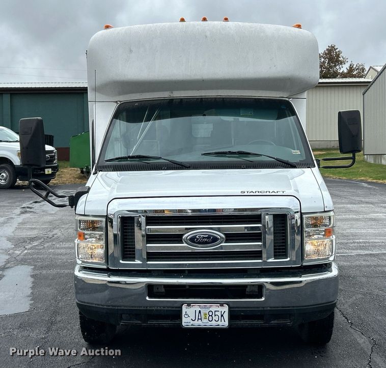 image for item EK3677 2008 Ford E350 Super Duty shuttle bus