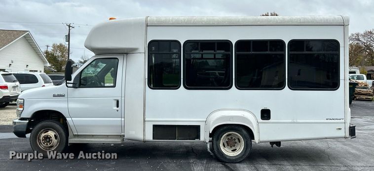 image for item EK3677 2008 Ford E350 Super Duty shuttle bus