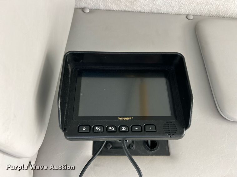 image for item EK3677 2008 Ford E350 Super Duty shuttle bus