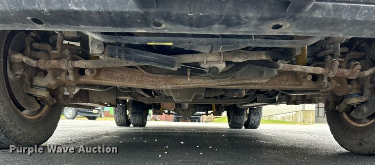 image for item EK3677 2008 Ford E350 Super Duty shuttle bus