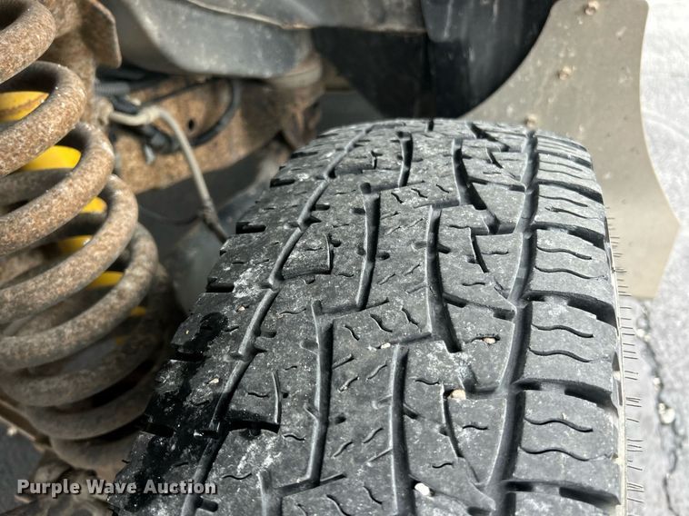 image for item EK3677 2008 Ford E350 Super Duty shuttle bus