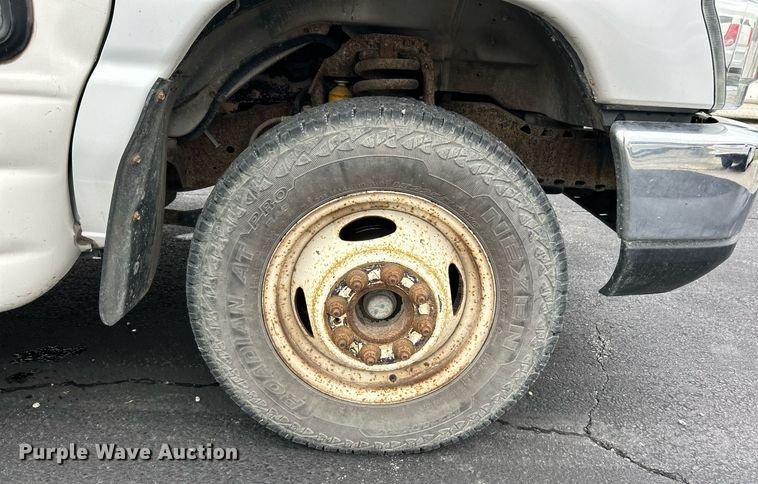 image for item EK3677 2008 Ford E350 Super Duty shuttle bus