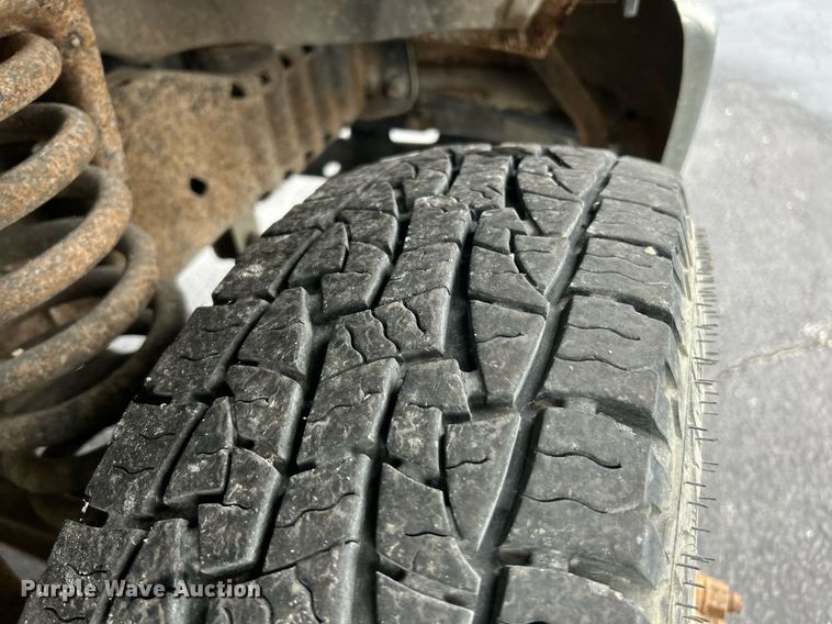 image for item EK3677 2008 Ford E350 Super Duty shuttle bus