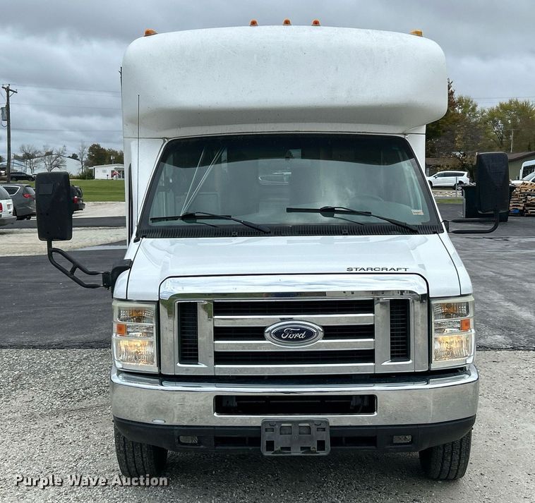 image for item EK3678 2008 Ford E350 Super Duty shuttle bus