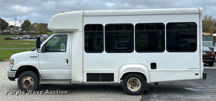 image for item EK3678 2008 Ford E350 Super Duty shuttle bus