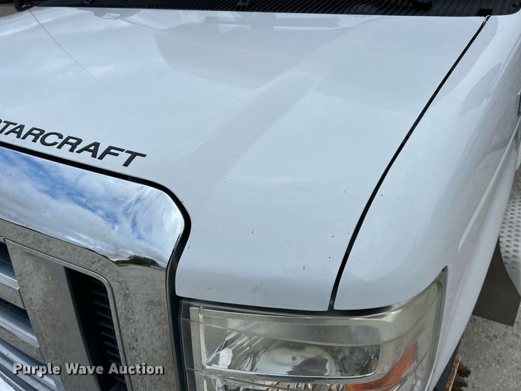 image for item EK3678 2008 Ford E350 Super Duty shuttle bus