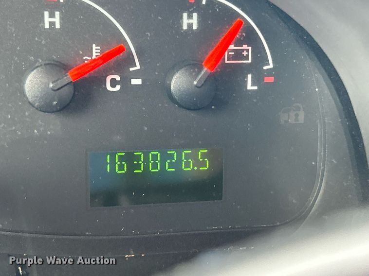 image for item EK3678 2008 Ford E350 Super Duty shuttle bus