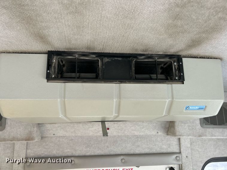 image for item EK3678 2008 Ford E350 Super Duty shuttle bus