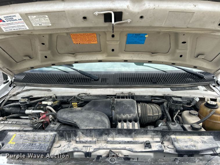 image for item EK3678 2008 Ford E350 Super Duty shuttle bus