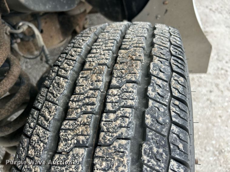 image for item EK3678 2008 Ford E350 Super Duty shuttle bus